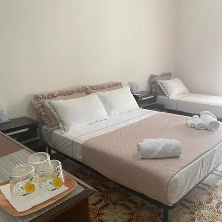Filippo Secondo Bed and Breakfast Νάπολη