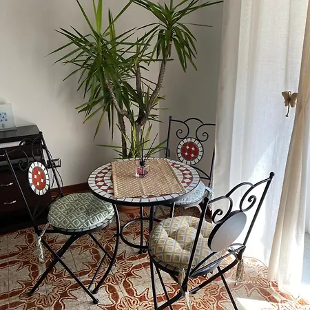 Filippo Secondo ベッド・アンド・ブレックファスト ナポリ