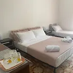 Filippo Secondo فندق مبيت وإفطار نابولي